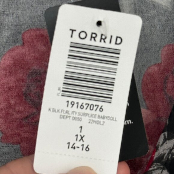 Torrid size 1X plus Black red  Floral Surplice Babydoll Top  Sheer Sleeves new - Picture 5 of 12